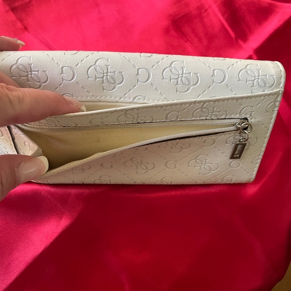 Guess White Leather Wallet - Picture 4 of 4
